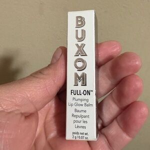 Buxom Plumping Lip Glow Balm in DOLLY DELIGHT Brand New Never Used.